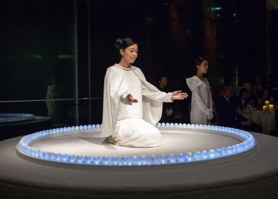 Japanese artist Mariko Mori gave a special performance for the gala. (Eric Powell/Asia Society)