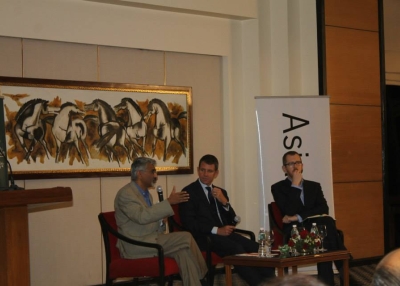 [L to R] Dr. Rajiv Lall, The Hon. Michael Baird, and James Crabtree in Mumbai on January 13, 2015. (Asia Society India Centre)