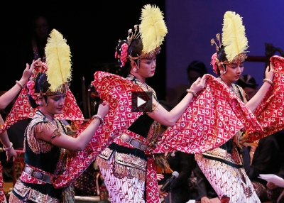 Dancers and musicians of the court of Yogyakarta perform at Asia Society New York