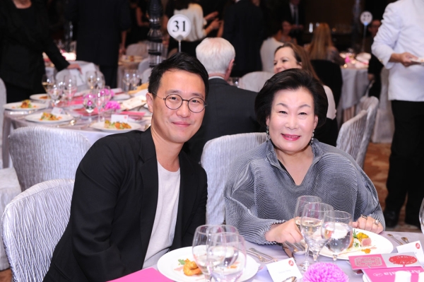 (Left to right) Doryun Chong, Chief Curator of M+, West Kowloon Cultural District Authority, and Madame Hyun Sook Lee of Kukje Gallery in Seoul at the 2015 gala.