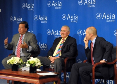 From left: Gov. Bill Richardson and Ambassador Donald P. Gregg lead the discussion, with Jon Williams moderating, on July 11, 2013. (Elsa Ruiz/Asia Society)